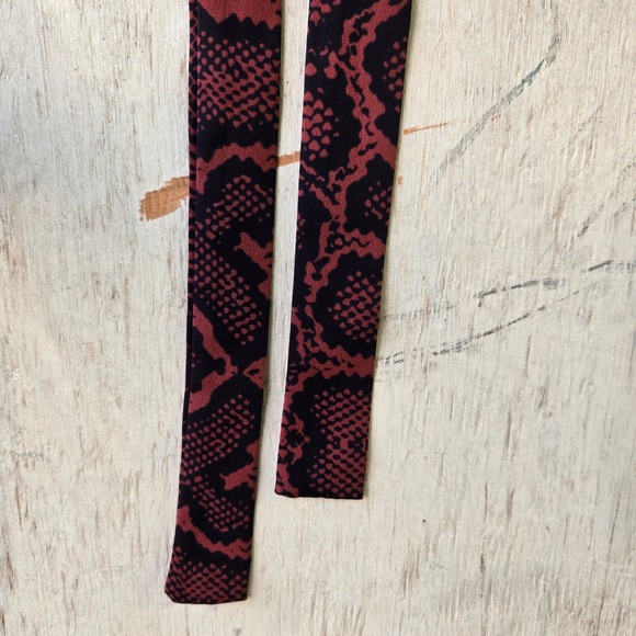 Vintage 1980s Snake Print Tie 65" Red and Black Mens Necktie Snakeskin MCM VTG - Picture 4 of 4